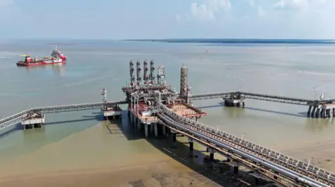 Gas Supply Under Scrutiny Amid Iran Conflict: What's Next for India's Piped Gas?