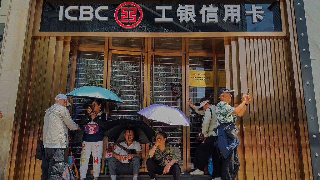 China Injects $54bn into State Banks and Insurers to Bolster Economy
