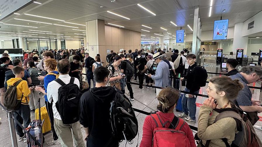 Berlin Airport Boss Calls EU Border System a 'Summer Nightmare' as Non‑EU Trains Wait Two Hours
