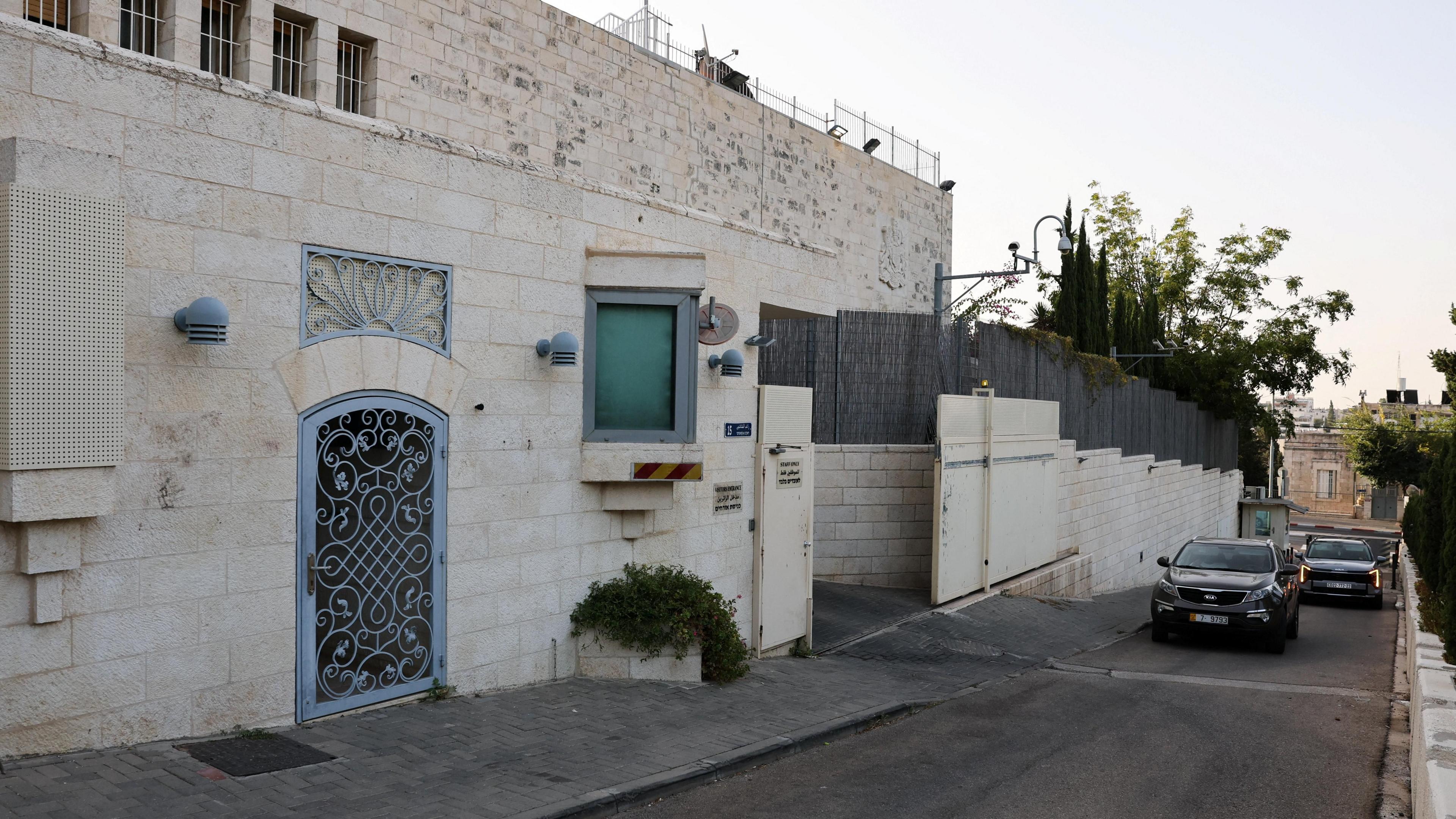 UK to Keep East Jerusalem Mission Open as Diplomats Quit Consulate