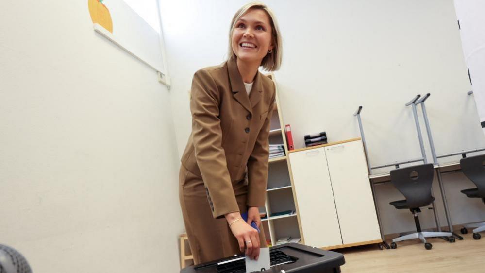 Iceland's EU Referendum Hangs by a Nail as Vote Counting Rounds In