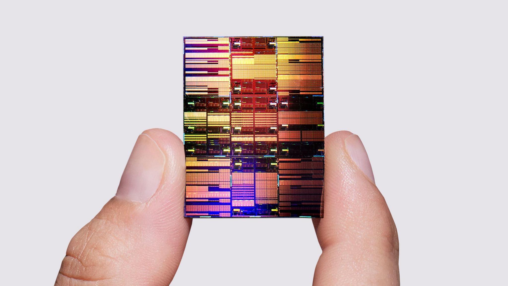 IBM Unveils NanoStack: 0.7nm Chip With 100 Billion Transistors