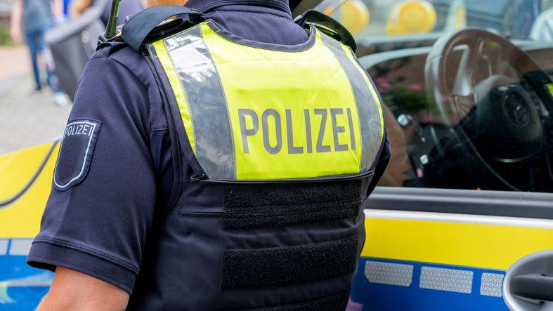 German Security Forces Investigate Russian Links to Weapon Cache Found in Berlin Woods