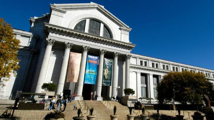 Trump Orders Smithsonian to Post Warnings About ‘Inaccurate’ US History
