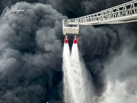 Ukraine-Hungary Oil Dispute Delays Critical EU Loan