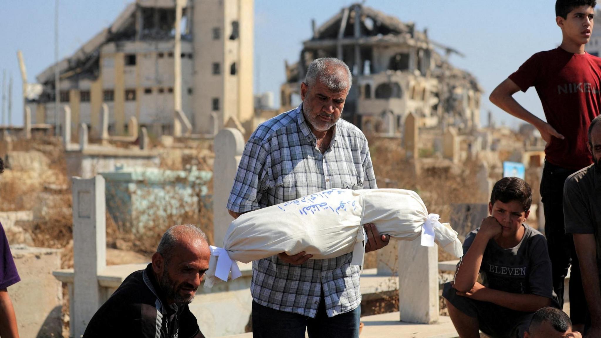 Twelve Palestinians Killed in Gaza as Israeli Airstrikes Continue