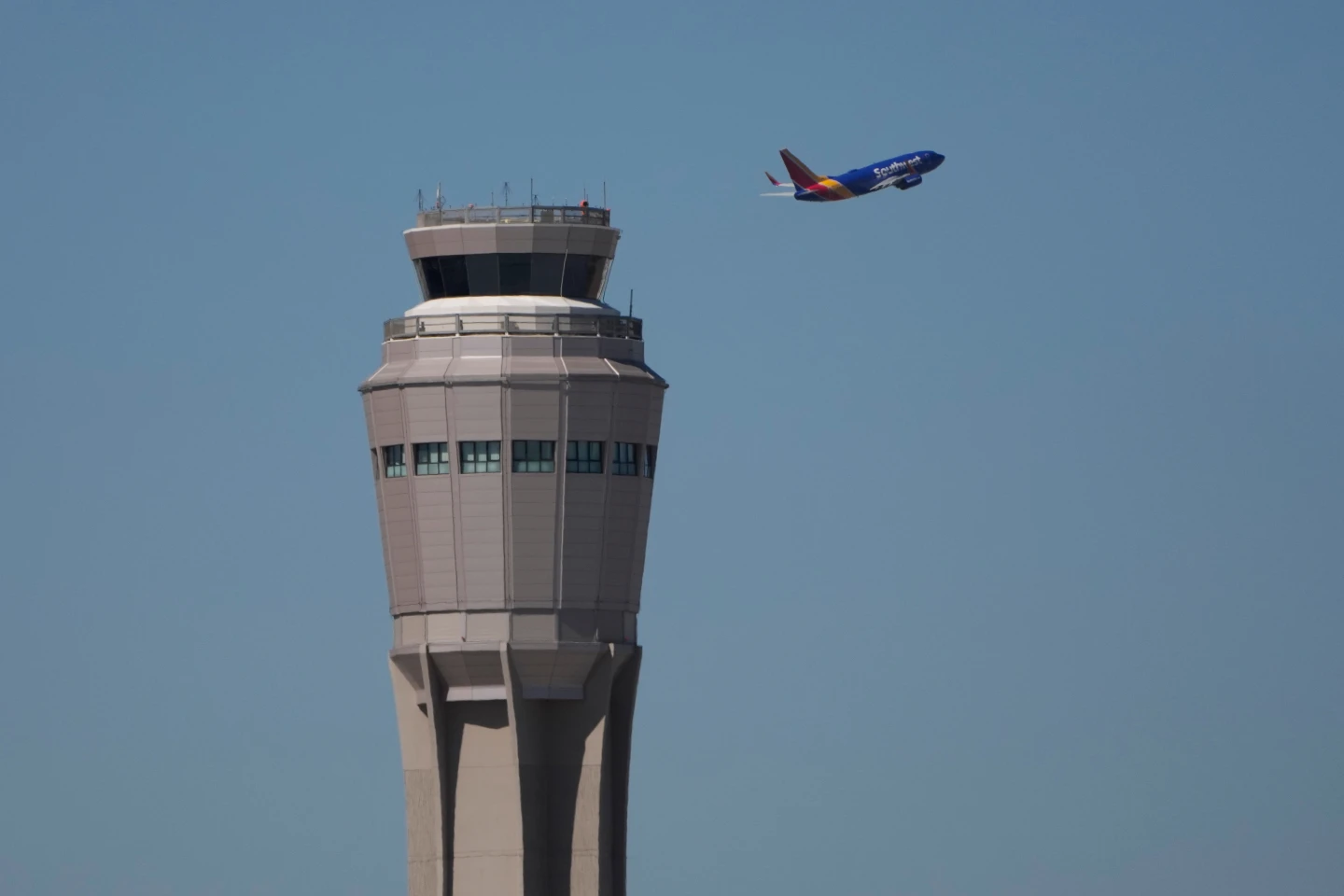 Flight Delays Continue as Government Shutdown Persists in the U.S.