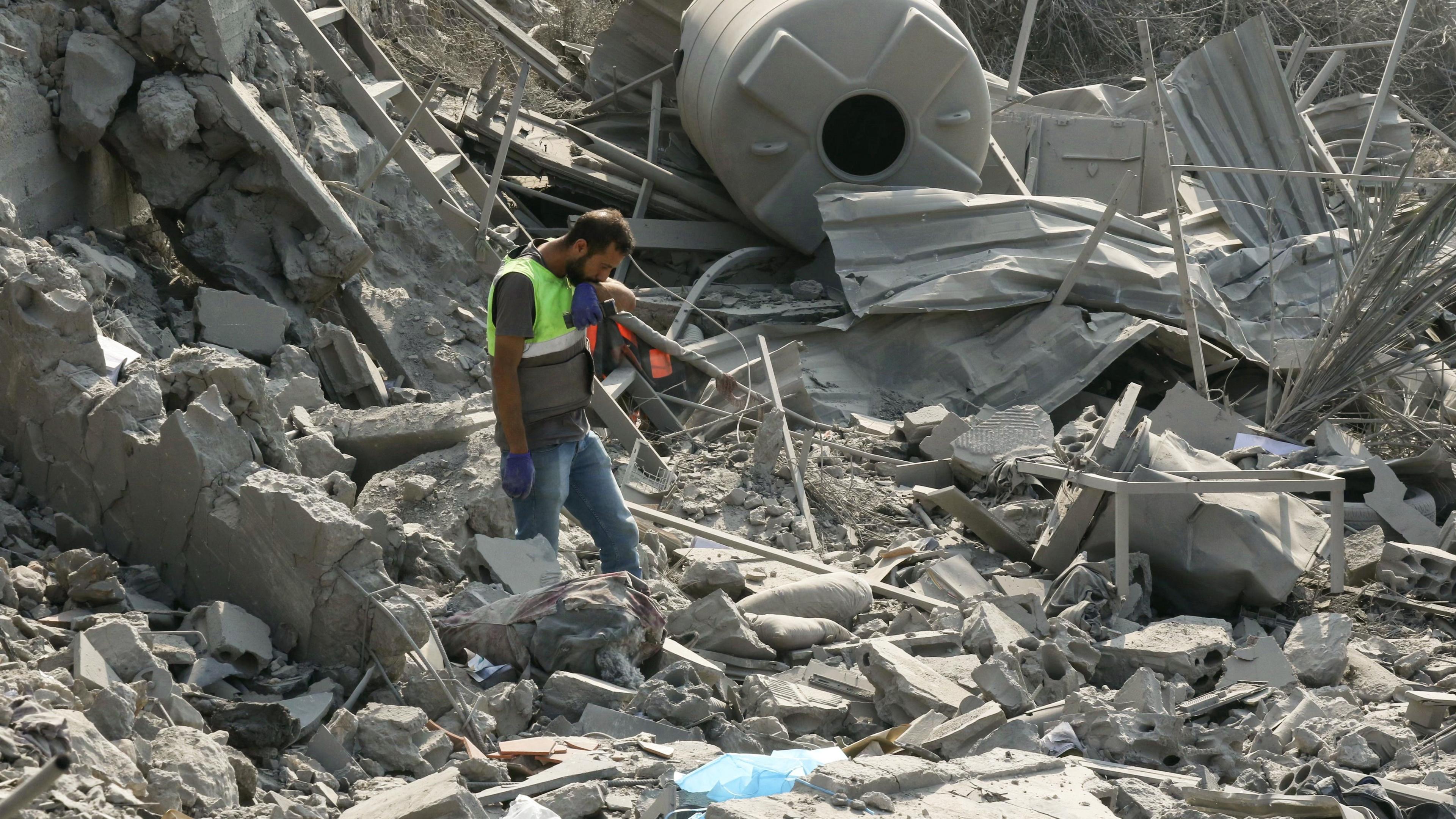 Nine Killed in Israeli Strikes on Southern Lebanon, Authorities Confirm