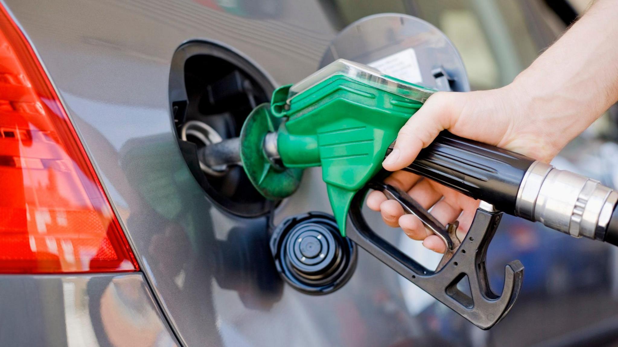 Oil Prices Plunge Over 9% as US‑Iran Tensions Ease
