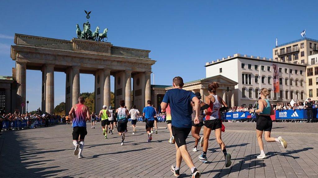 Berlin Marathon crowd