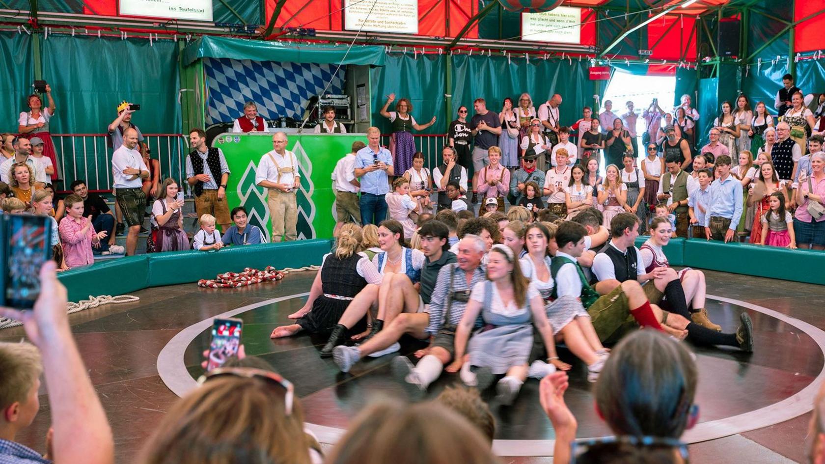 Women riding the Teufelsrad at Oktoberfest