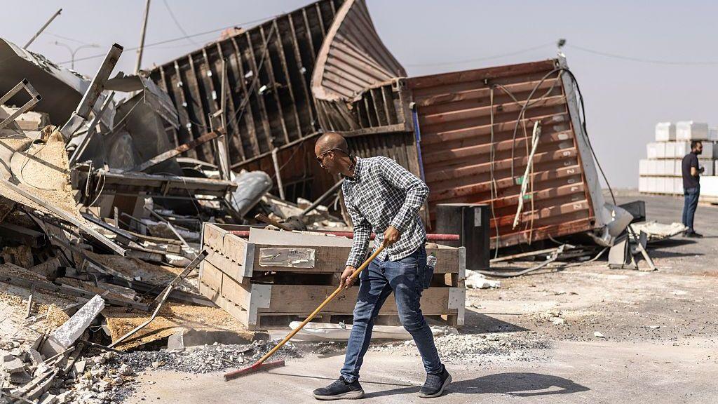 Hebron Under Attack: Bulldozers Sweep Through City, Displace Hundreds