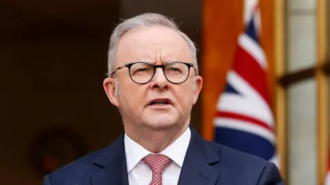 Australian PM Anthony Albanese Heckled at Eid Prayers in Sydney