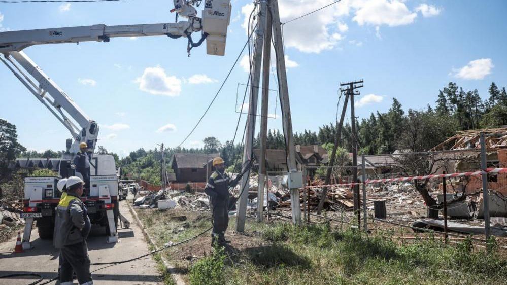 Moscow Remains Silent as Trump Announces Energy Ceasefire