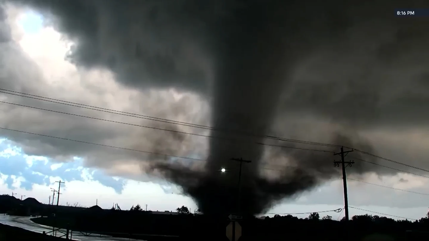 Tornado Devastates Enid, Oklahoma: Community Rallies for Recovery