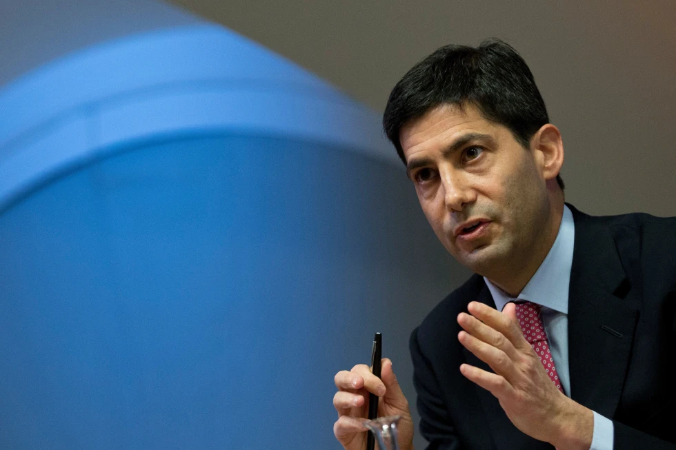 Trump Nominates Kevin Warsh for Federal Reserve Chair, Signaling Potential Shift in Economic Policy