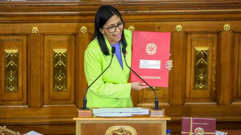 Venezuela's Interim President Targets Oil Reform Amidst Economic Crisis