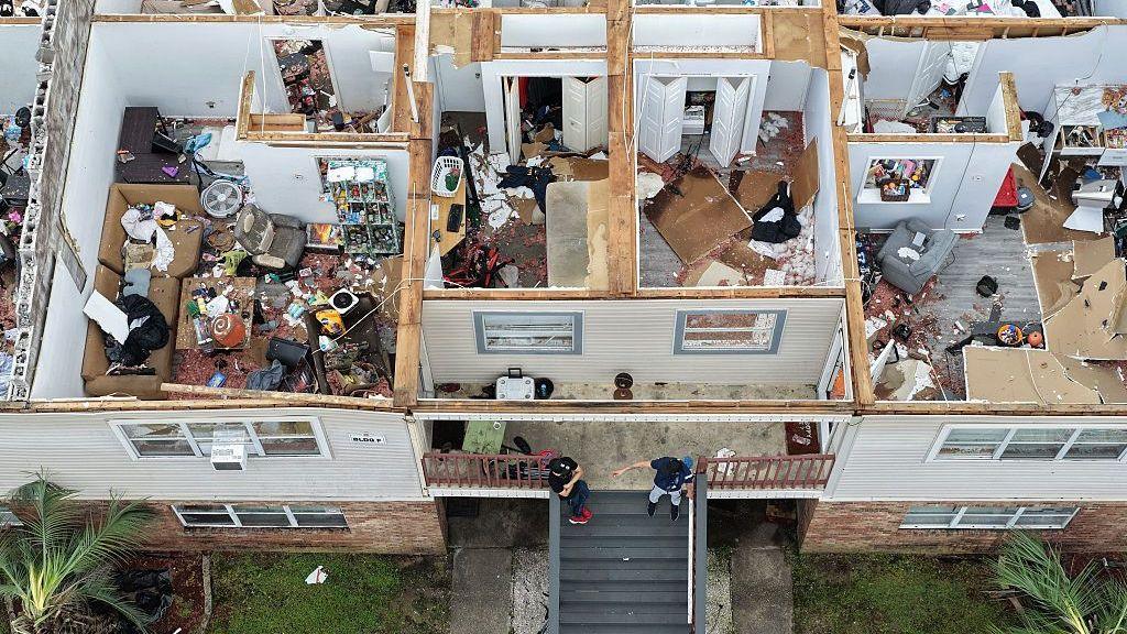 Apartment complex roof blown off in Milton, Florida