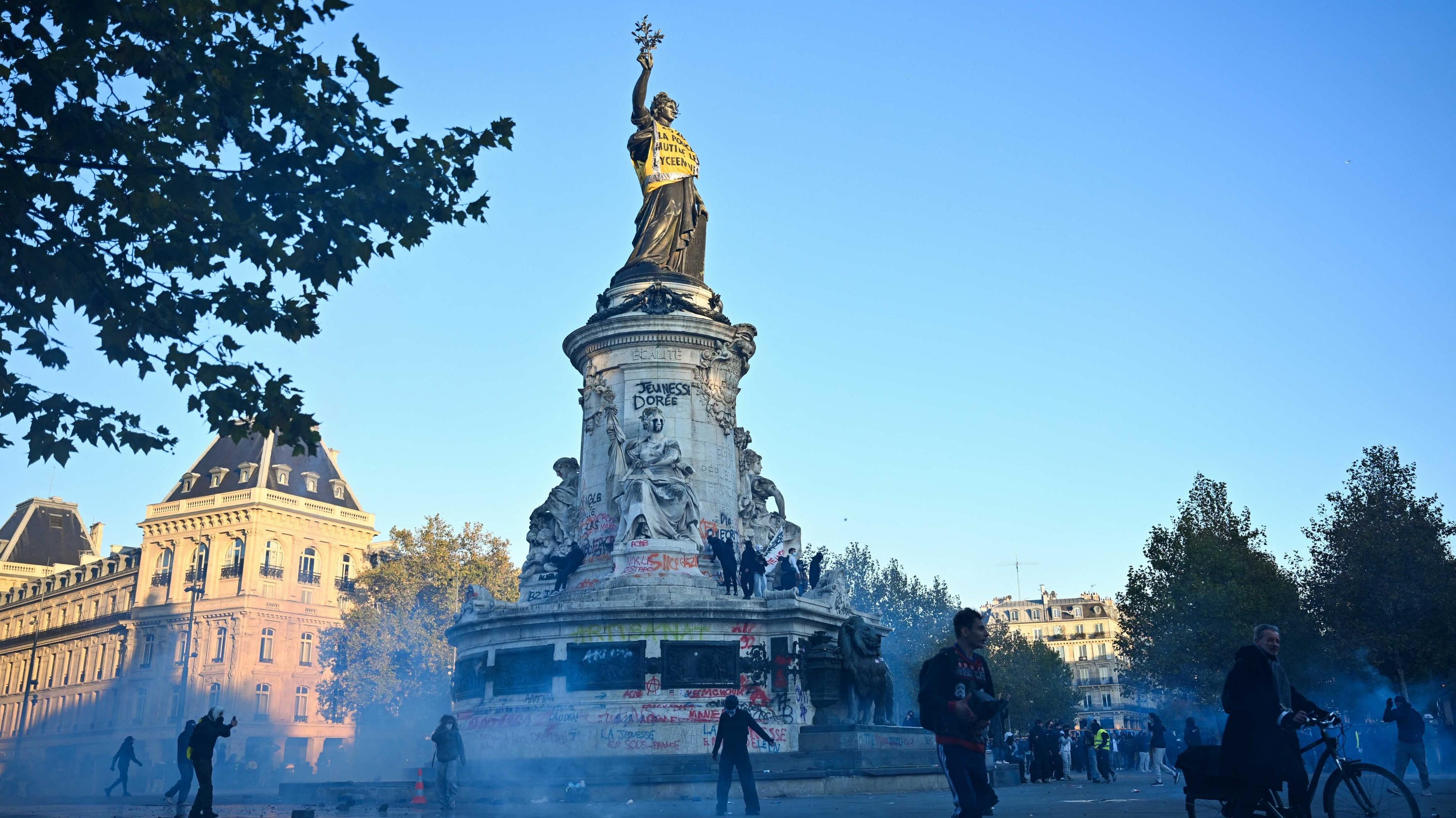 Protesters and tear gas in Paris