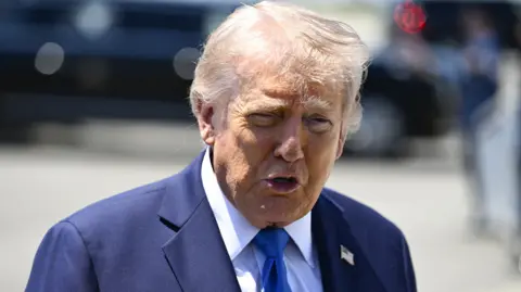 Trump Halts US Envoys' Pakistan Trip Amid Iran War Talks