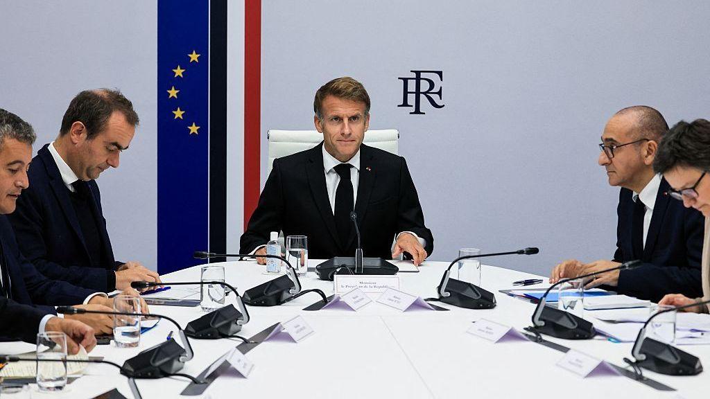 President Macron chairs an inter-ministerial crisis meeting at the Élysée Palace