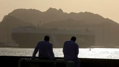 US‑Iran Sign Preliminary Accord to Reopen Strait, but Key Issues Remain