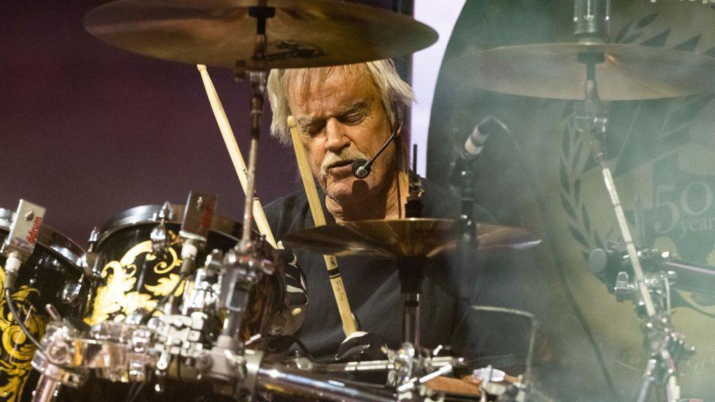ZZ Top Performed Classic Beats – Frank Beard, the Stomping Heart of the Band, Dies at 77