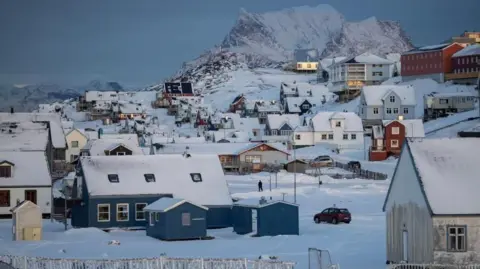 Trump Threatens Tariffs on Countries Opposing Greenland Takeover