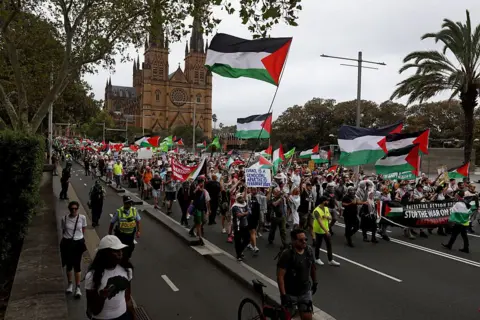 Israeli President Isaac Herzog Begins Controversial Visit in Australia