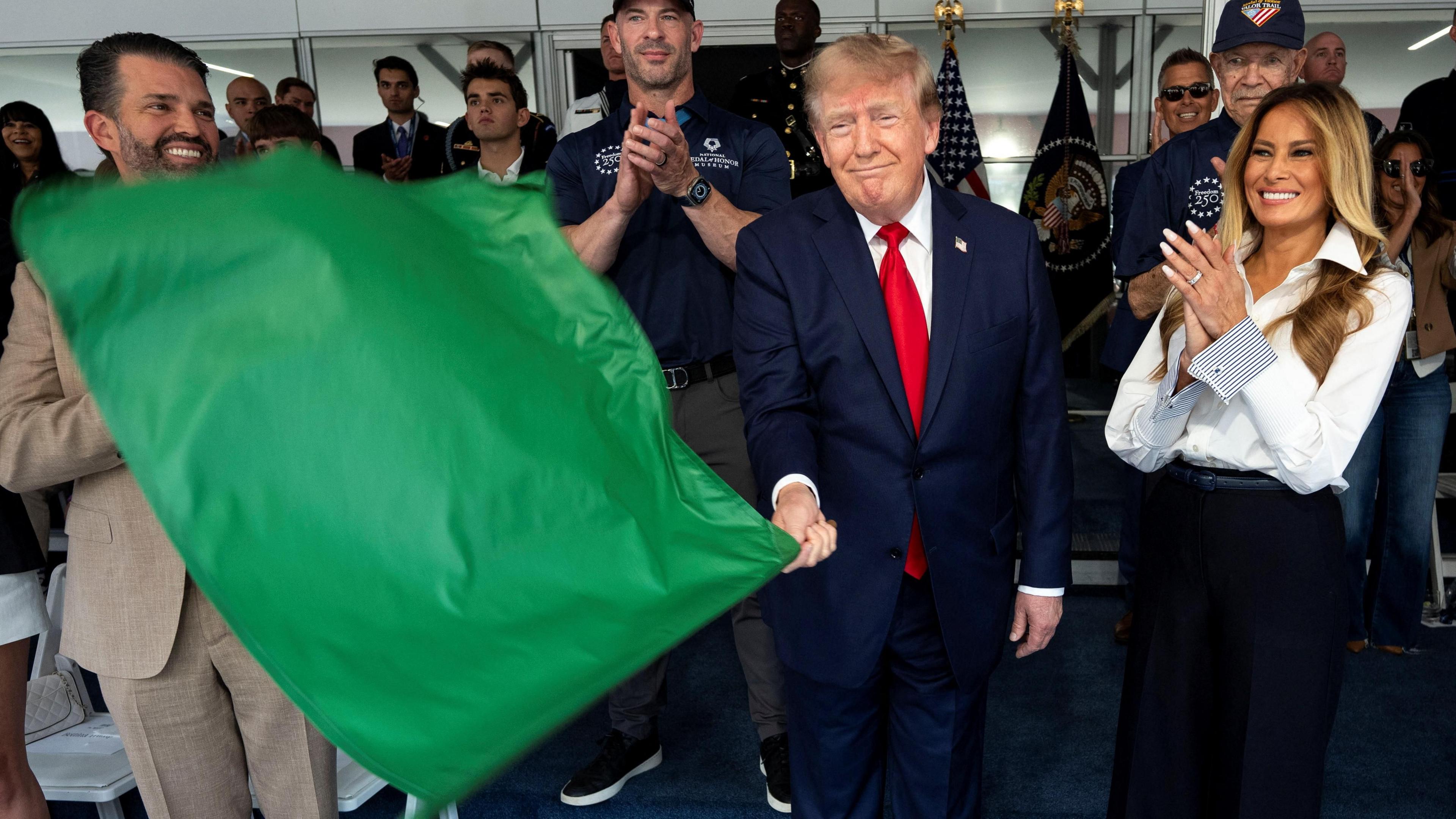 Trump Leads 250th‑Anniversary IndyCar Dash Through Washington’s Streets
