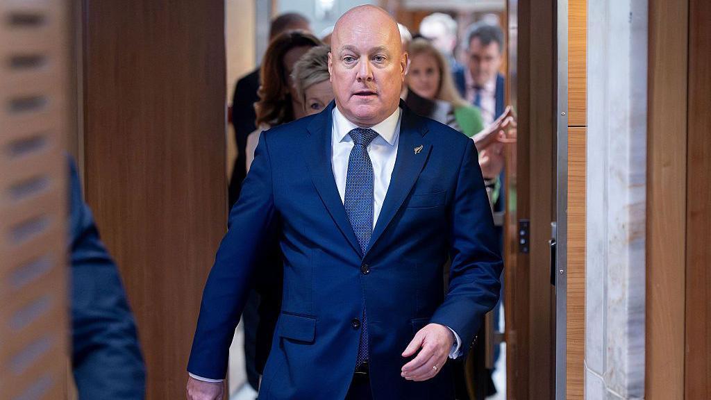 New Zealand Prime Minister Christopher Luxon Survives Second Leadership Challenge Ahead of Parliamentary Election