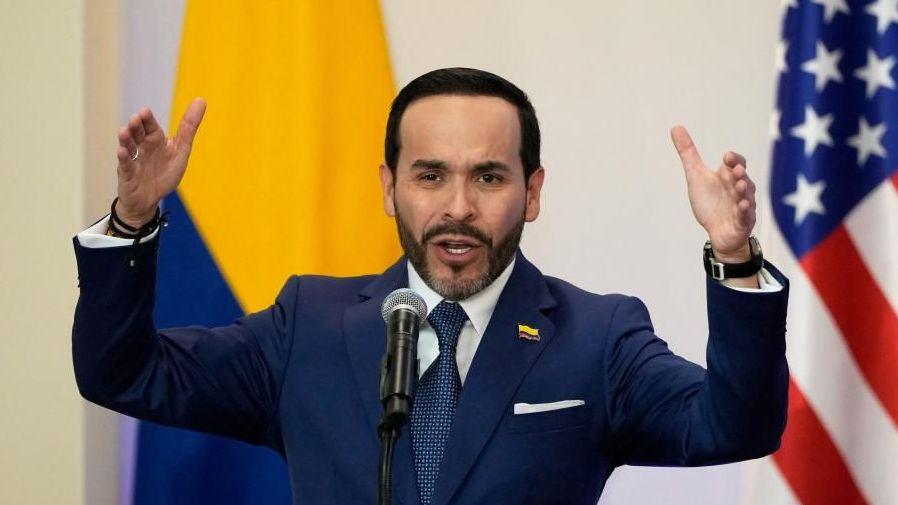 Colombia’s President Sets to Ease Gun Carry Rules