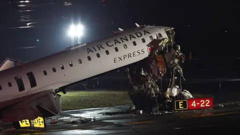 Eyewitness Accounts From LaGuardia Airport Crash: A Scene of Chaos