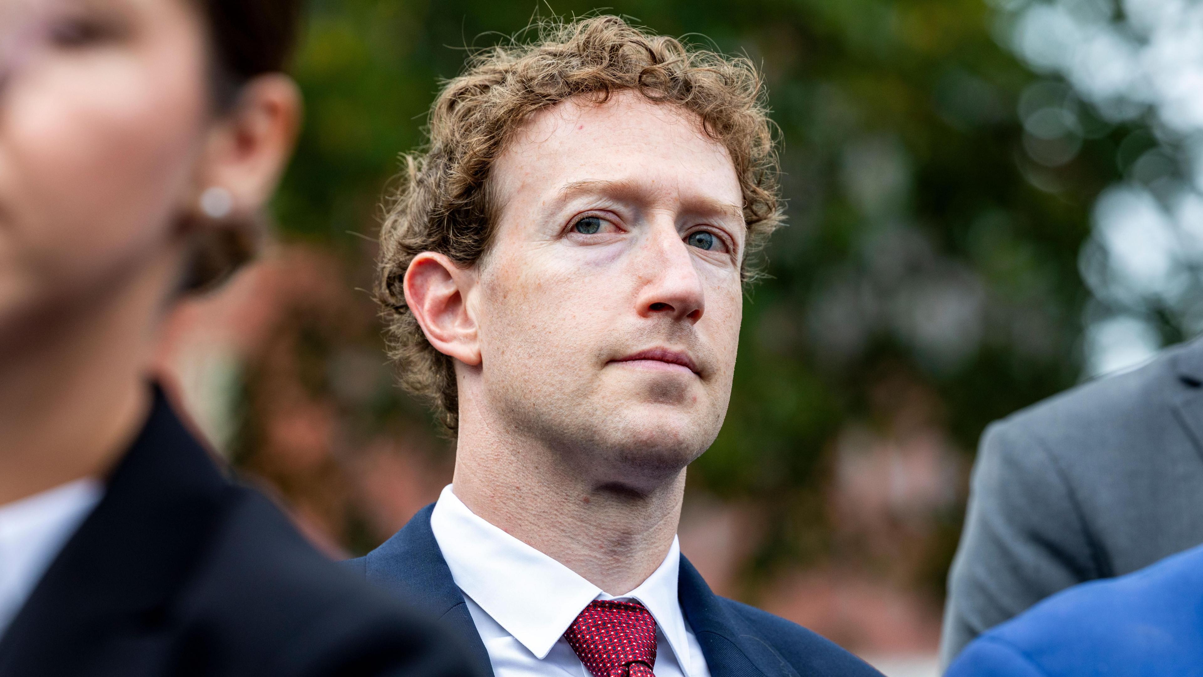 Meta CEO Mark Zuckerberg standing outside of the White House