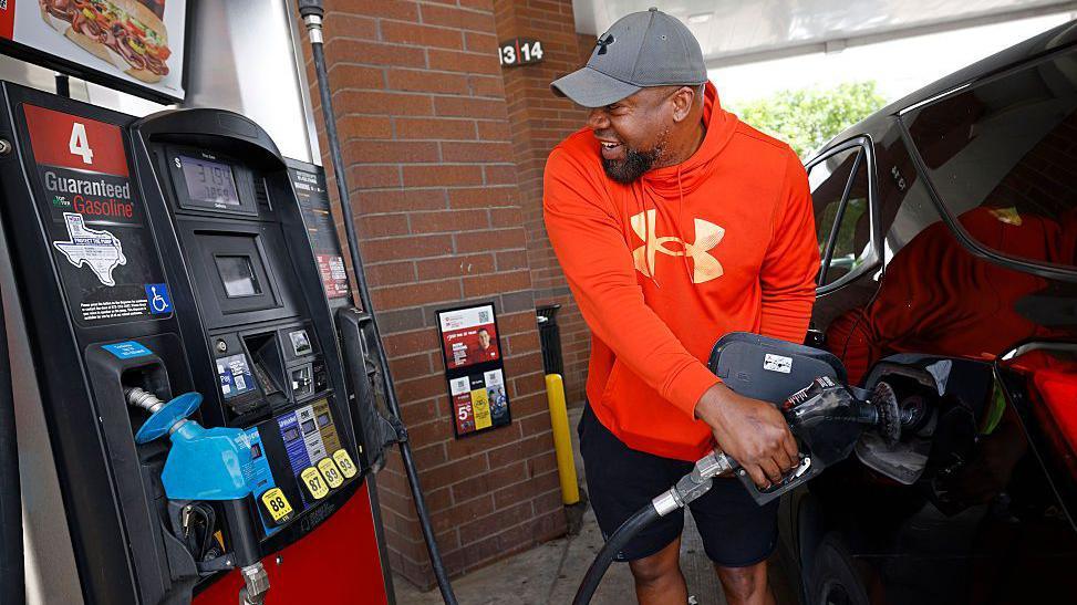 Oil Prices Slip Back to Pre‑Iran War Levels as Hormuz Traffic Rises