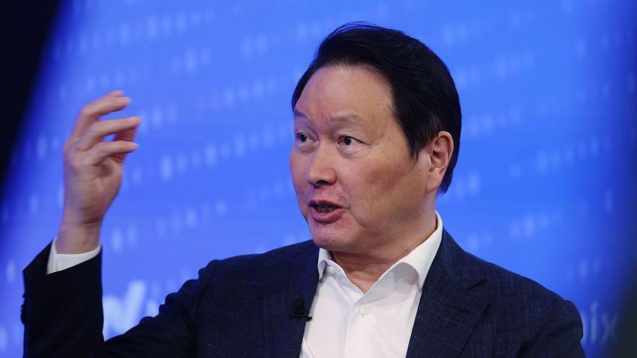 South Korean Court Orders SK Group Chairman to Pay $644M in Divorced Settlement