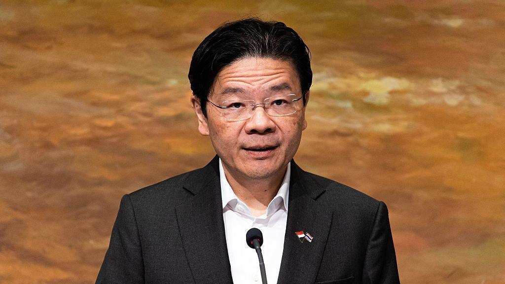 Singapore Prime Minister Gets $1.4m Pay Boost, Vows Charity Donation