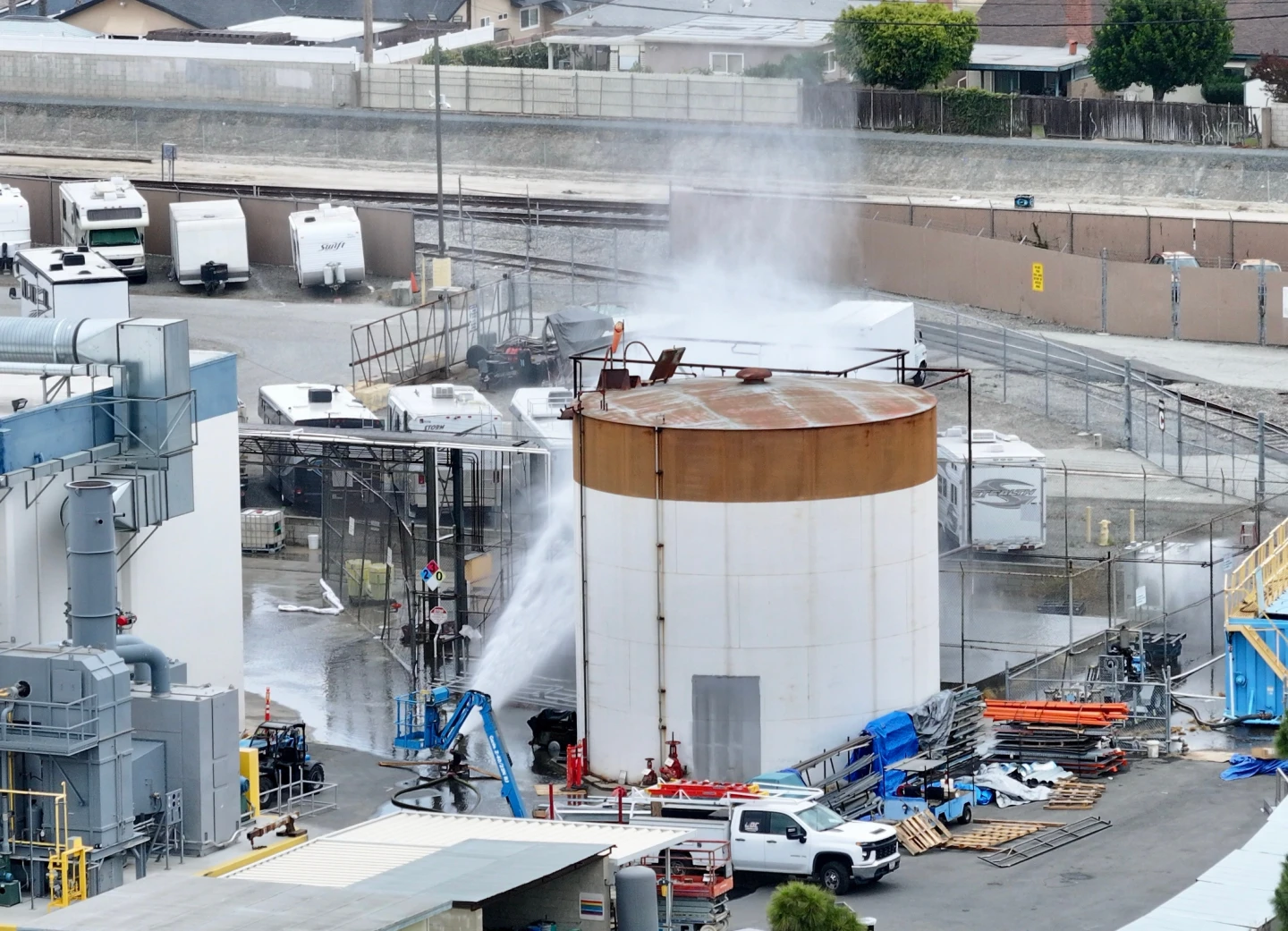 Hazardous Chemical Tank Imminent Explosion Risk; 40,000 Evacuated in Southern California Emergency
