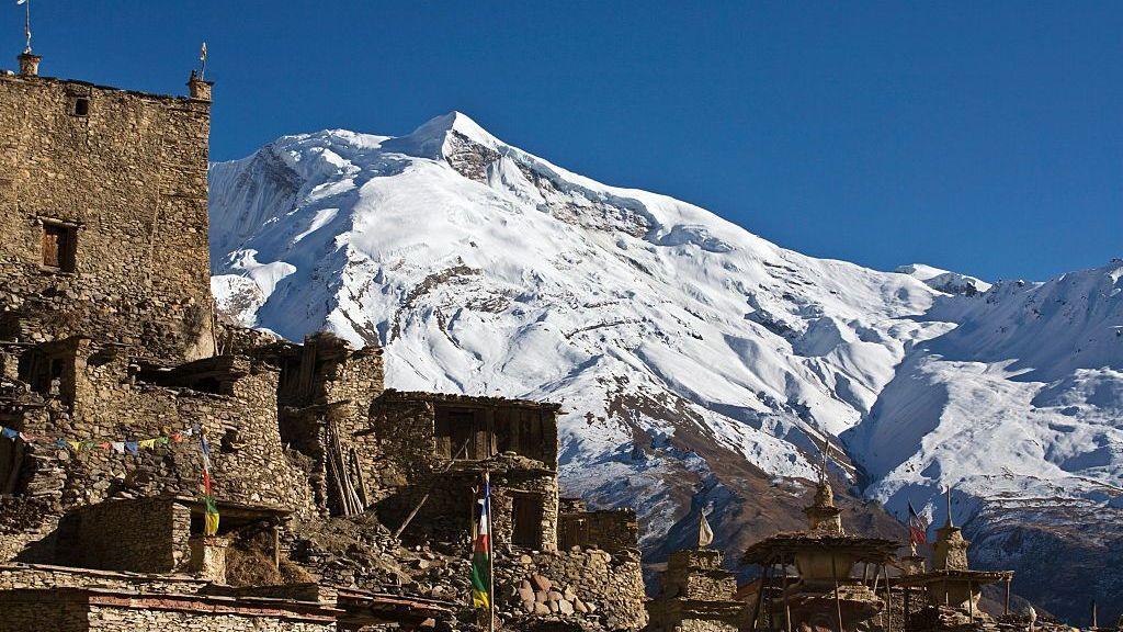 Avalanche at Himlung Himal Leaves 10 Chinese-licensed Nepali Climbers Missing