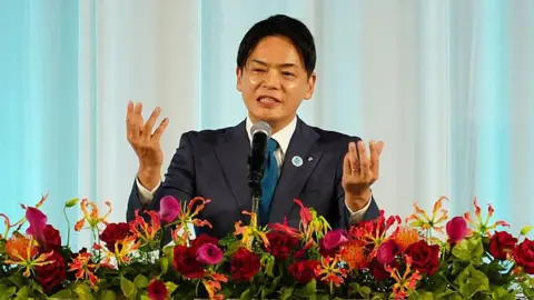 Yokohama Mayor Apologizes for Remarks Targeting Staff