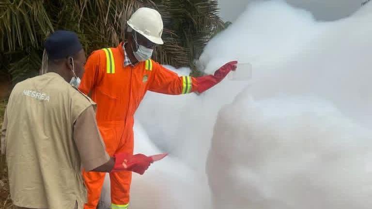 White Foam on Nigerian Highway Draws Motorists, Sparks Environmental Probe