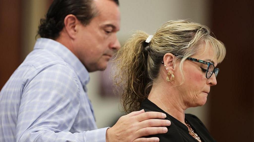 Family Flares at Killer as He Challenges Murder Conviction