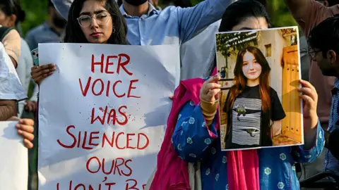 Death Sentence for Man Who Murdered TikTok Star in Pakistan